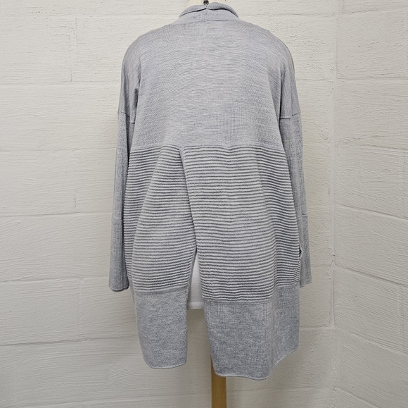 Lululemon Sit In Lotus Wrap II Merino Wool Ice Blue Gray Heather Cardigan Sz 6 - Picture 4 of 10